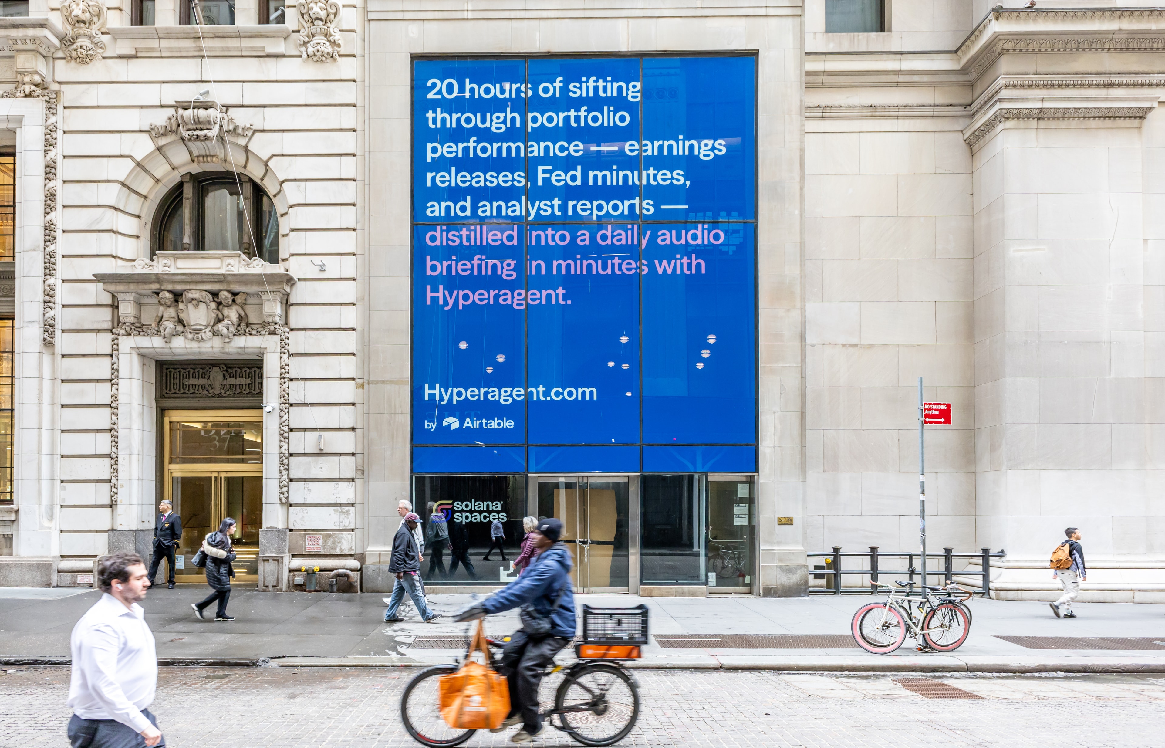 Hyperagent campaign throughout a subway station